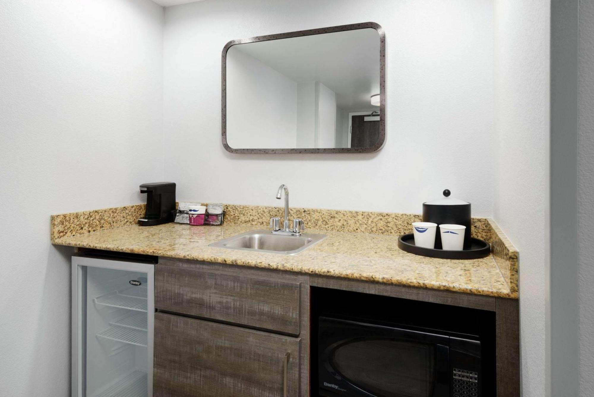 Hampton Inn & Suites Tampa Ybor City Downtown Екстериор снимка