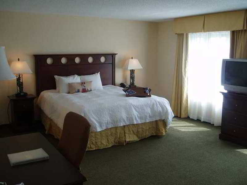 Hampton Inn & Suites Tampa Ybor City Downtown Стая снимка